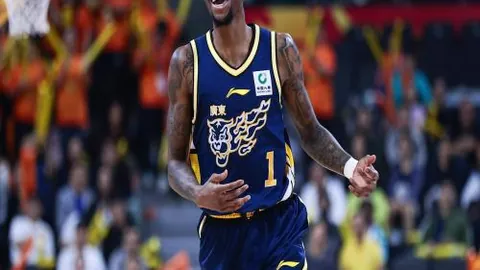 《意甲焦点战：升班黑马激战豪门，现场直击走势揭秘！》